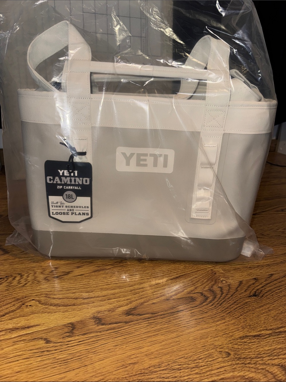 BRAND NEW! Yeti Camino Zip Carryall 18L in White and Tan